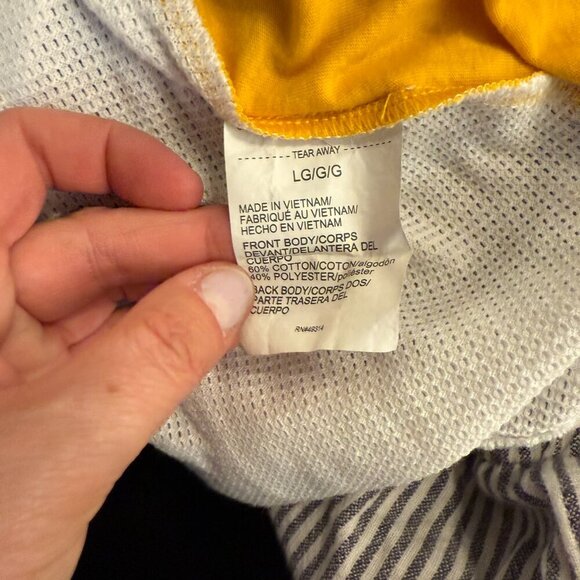 🏈Iowa Hawkeyes🏈Under Armour loose fit tank top - Picture 4 of 7